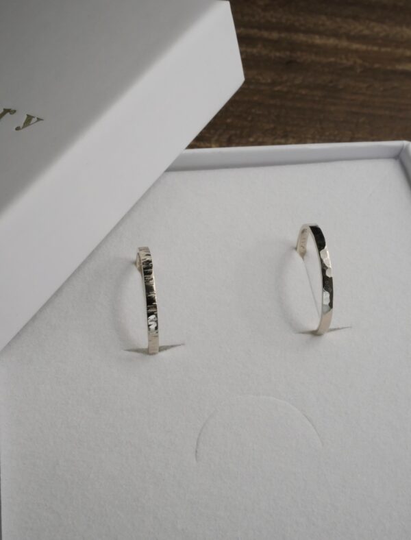Alianza 2mm x 1mm Oro Blanco 18k sin rodiar - Imagen 4