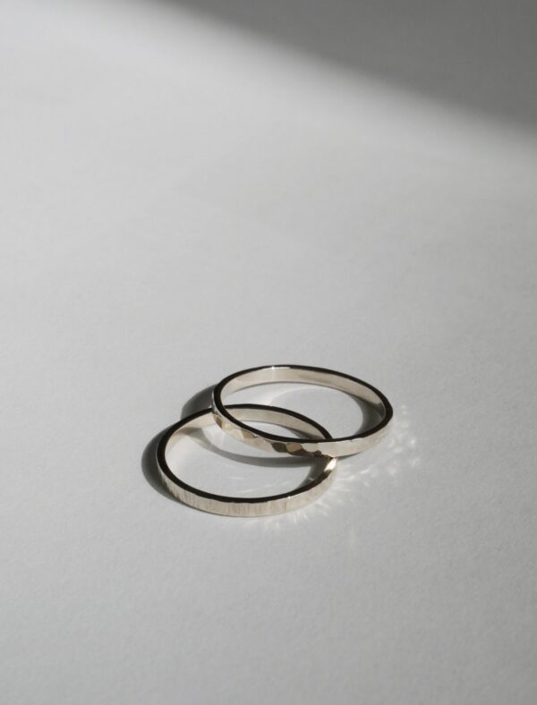 Alianza 2mm x 1mm Oro Blanco 18k sin rodiar - Imagen 2